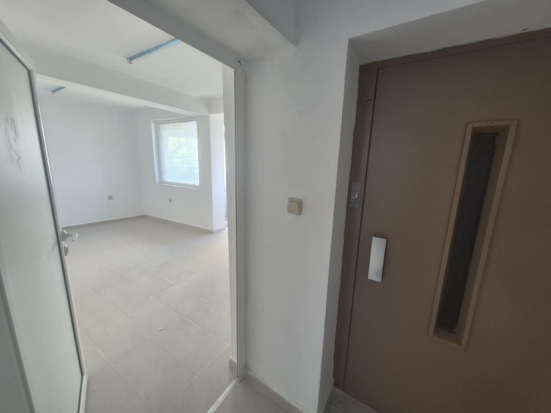 Продава СТОМАТОЛОГИЧЕН КАБИНЕТ в град Плевен, Широк център - 850 кв.м / 950 000 € » 1 858 038.50 лв., ФОР СЕЛ РЕАЛ ЕСТЕЙТ