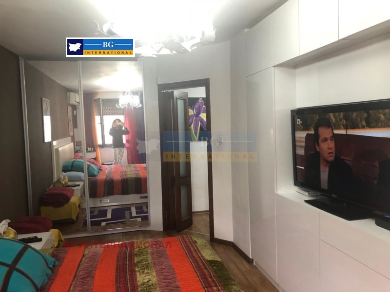 Продава 3-СТАЕН, гр. Бургас, Възраждане, снимка 5 - Апартаменти - 51093045