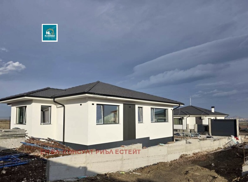 Продава КЪЩА, с. Белащица, област Пловдив, снимка 3 - Къщи - 52543160