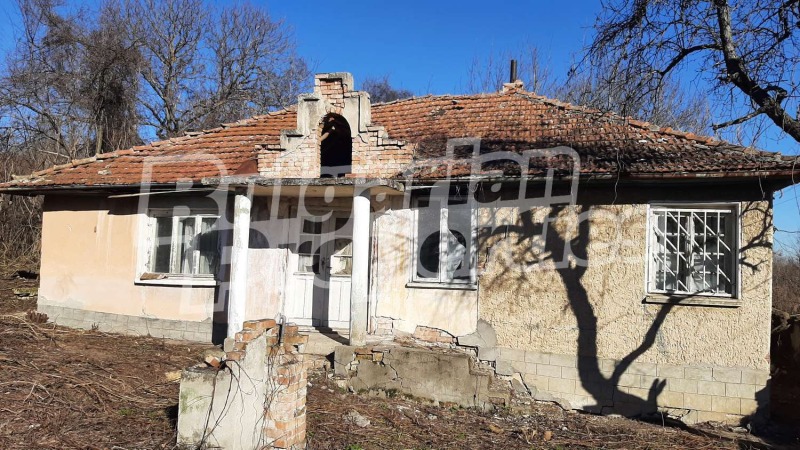Продава КЪЩА в област Велико Търново, гр. Стражица - 90 кв.м / 7 400 € » 14 473.14 лв., БЪЛГЕРИАН ПРОПЕРТИС