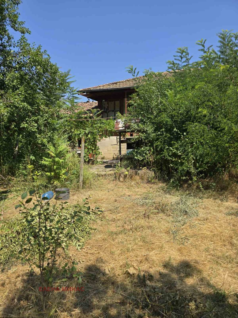 Продава КЪЩА в област Шумен, с. Ивански - 100 кв.м / 30 677.51 € » 60 000 лв., ЕЛЕНА МИНАС