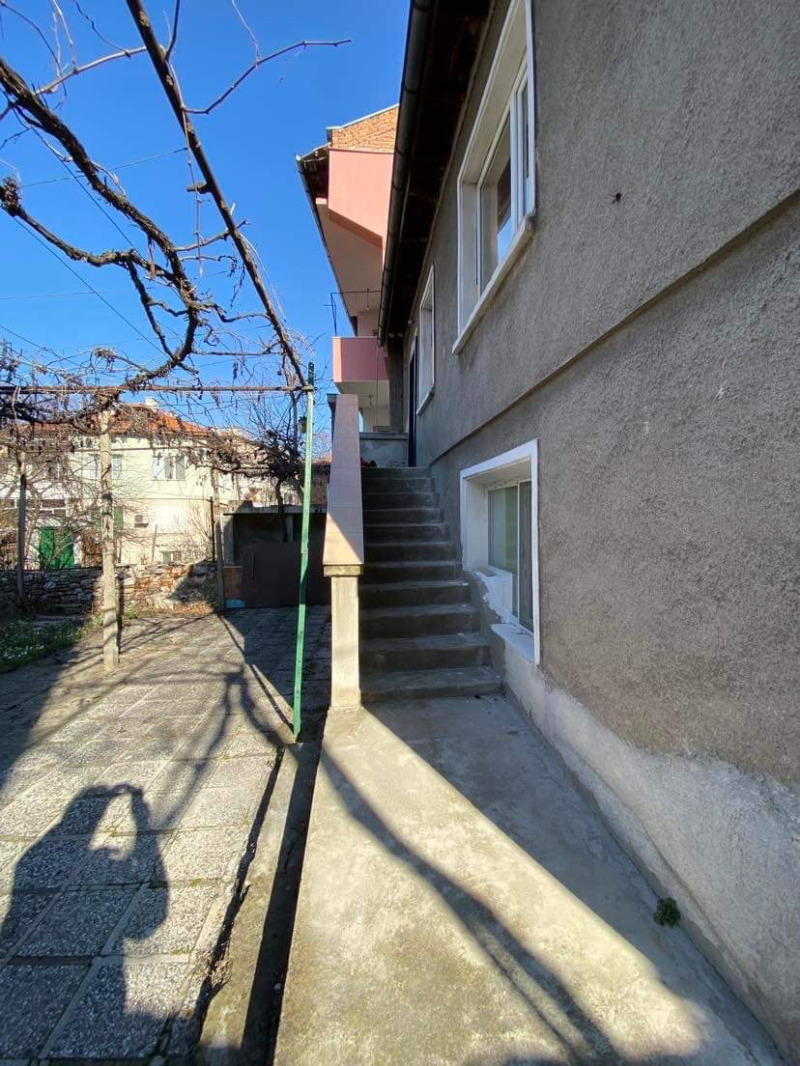 Продава  Къща област Пловдив , гр. Асеновград , 340 кв.м | 71268187 - изображение [2]