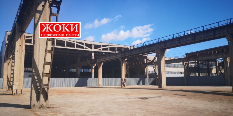 Продава ПРОМ. ПОМЕЩЕНИЕ в град Перник, Мошино - 2432 кв.м / 1 280 000 € » 2 503 462.40 лв., ЖОКИ ЕООД