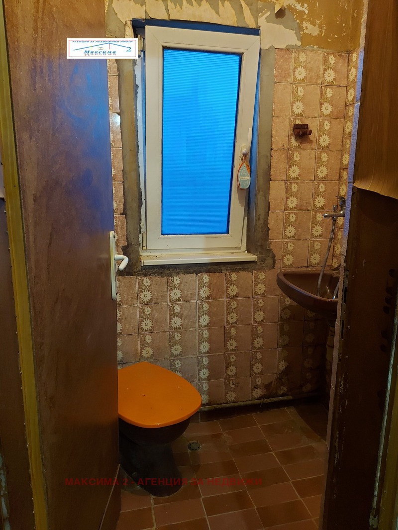 Продава ЕТАЖ ОТ КЪЩА, гр. Плевен, Широк център, снимка 8 - Етаж от къща - 52451268