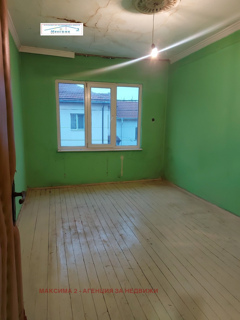 Продава ЕТАЖ ОТ КЪЩА, гр. Плевен, Широк център, снимка 5 - Етаж от къща - 52451268