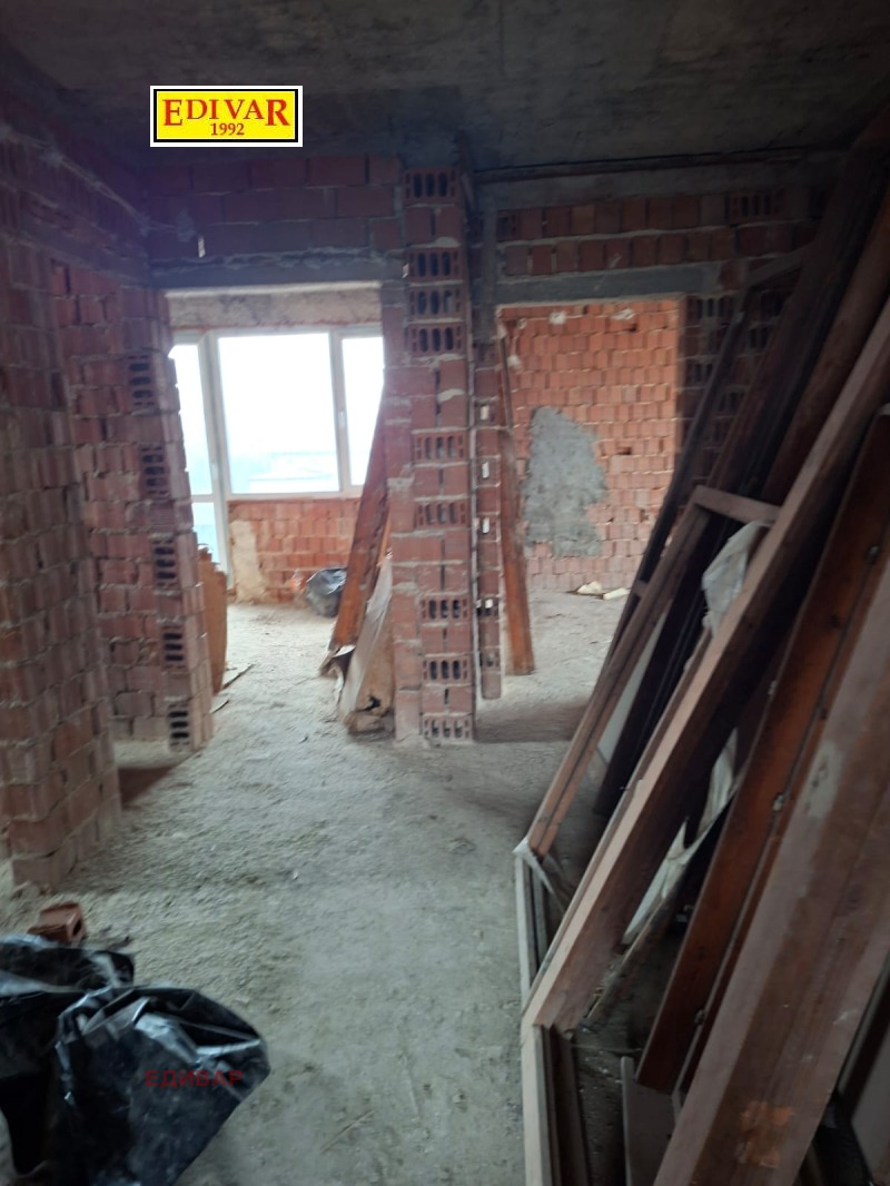 Продава ЕТАЖ ОТ КЪЩА, гр. Каварна, област Добрич, снимка 7 - Етаж от къща - 53505423