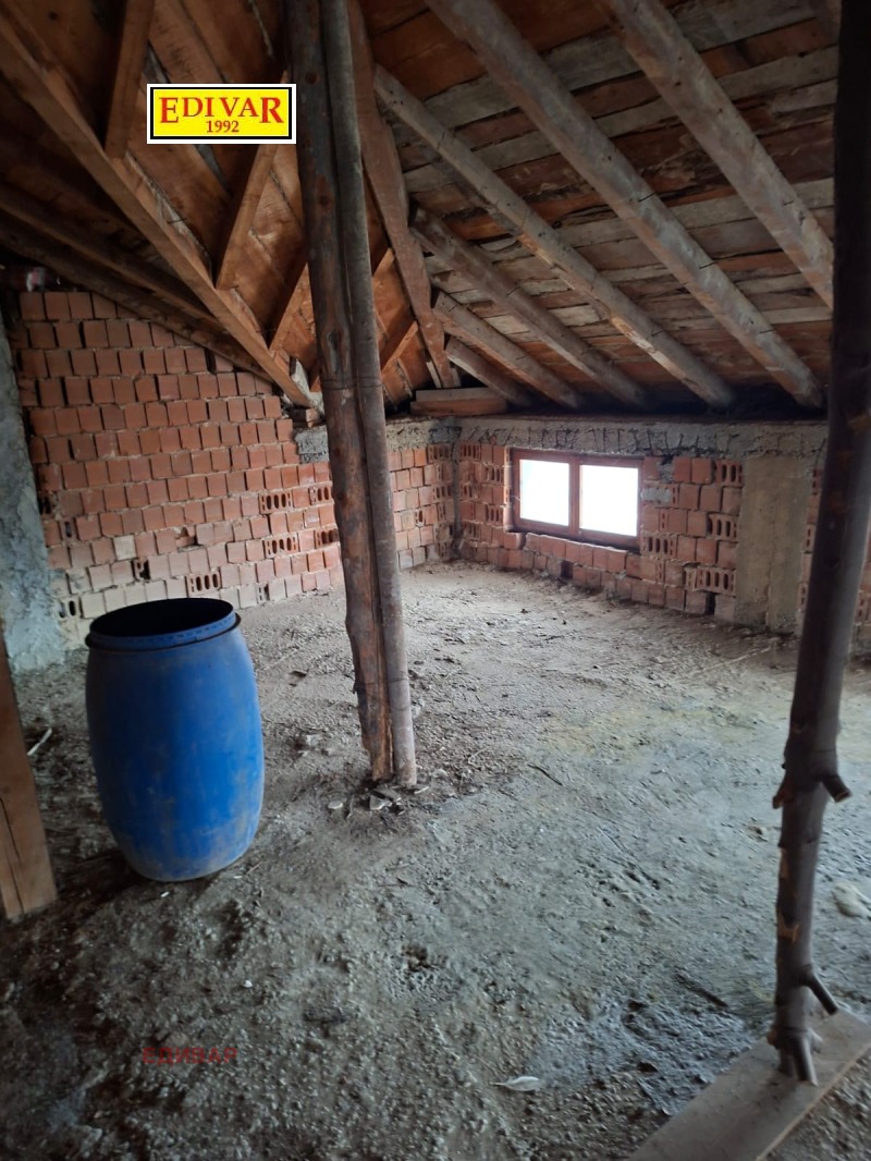 Продава ЕТАЖ ОТ КЪЩА, гр. Каварна, област Добрич, снимка 8 - Етаж от къща - 53505423