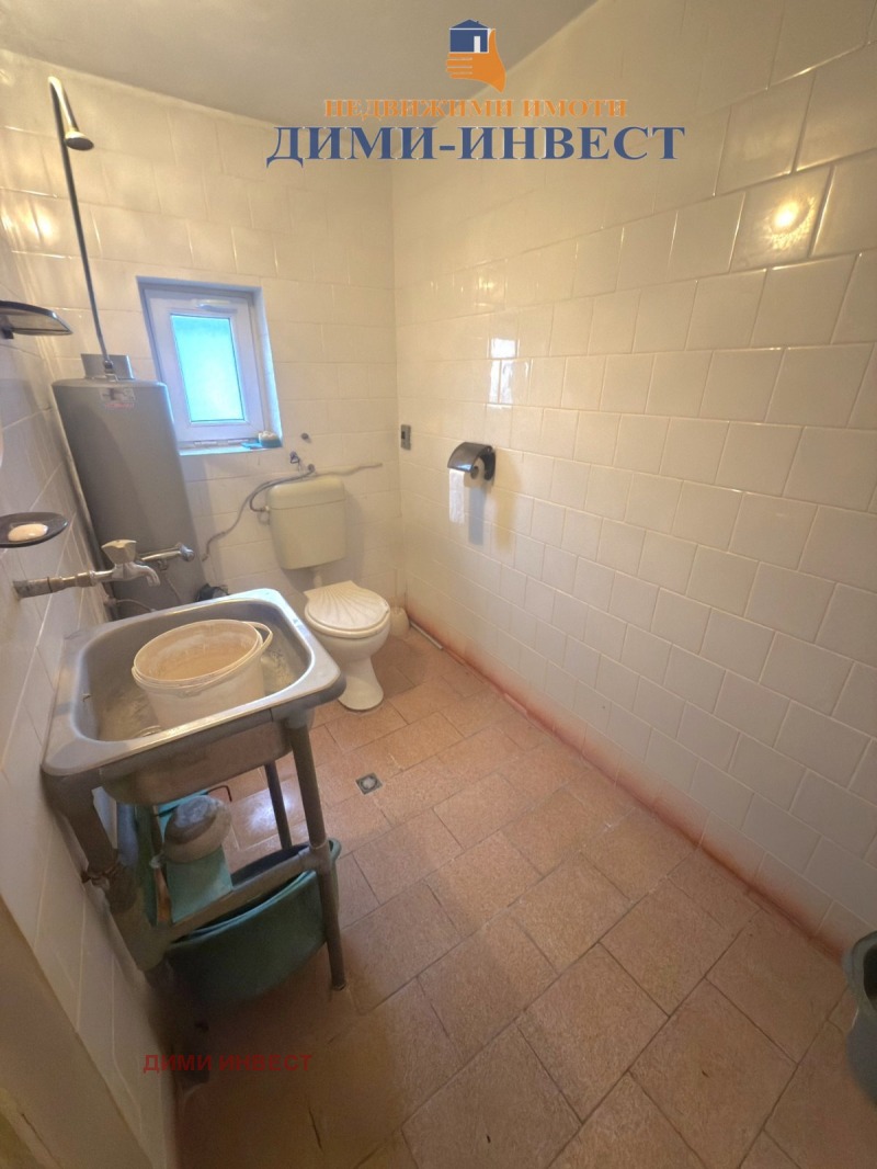 Продава КЪЩА, гр. Добрич, Христо Ботев, снимка 4 - Къщи - 52821750