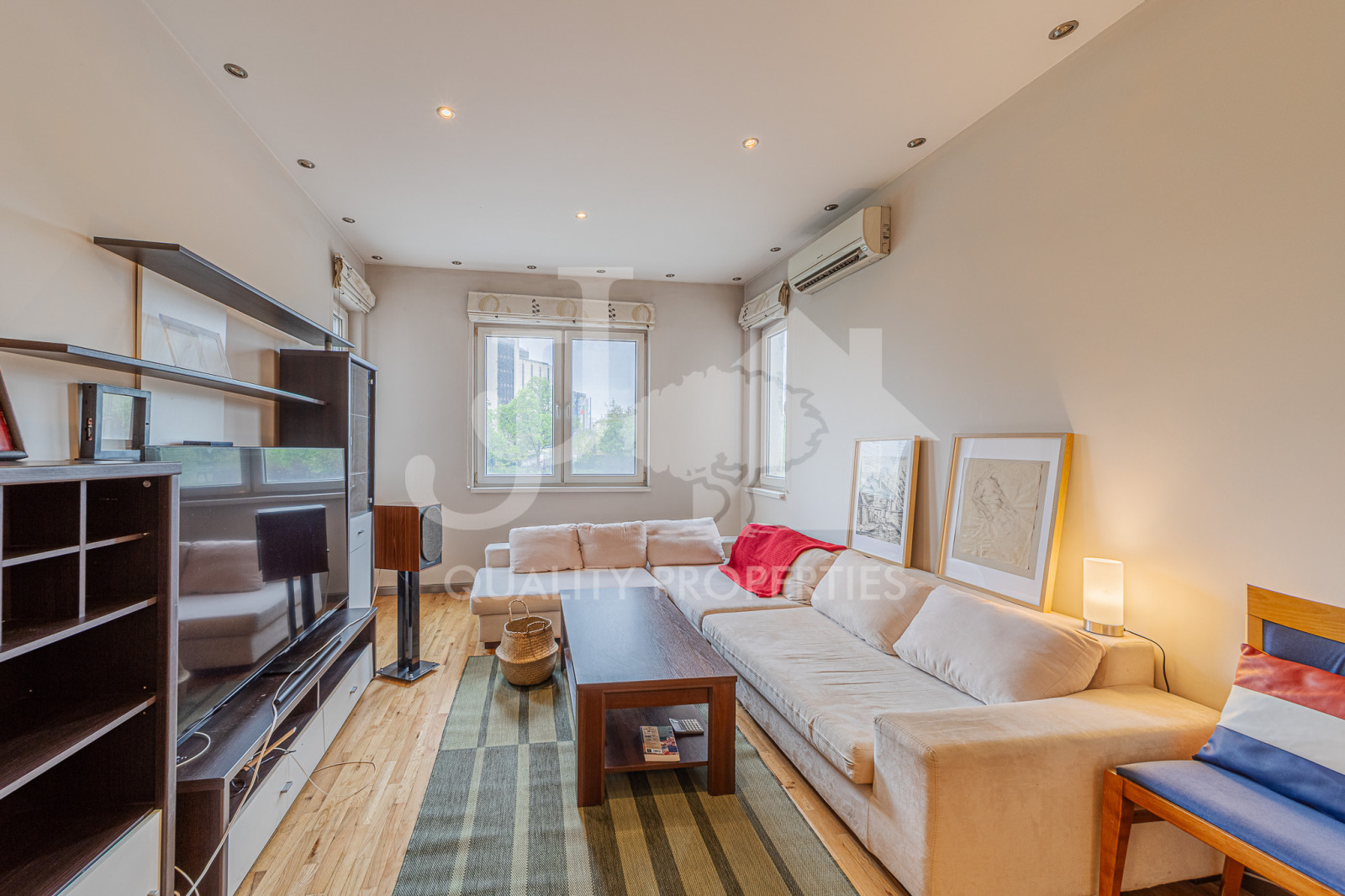 Продава 2-СТАЕН, гр. София, Център