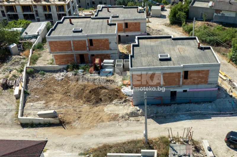 Продава КЪЩА в град Варна, Виница - 250 кв.м / 399 000 € » 780 376.17 лв., ИМОТЕКА