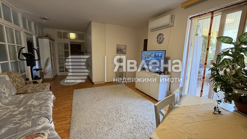 Продава  3-стаен, град Варна, к.к. Св.Св. Константин и Елена •  228 000 EUR • ID 23327259 — holmes.bg - [1] 