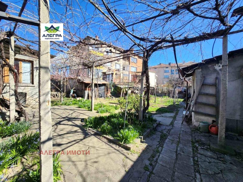 Продава КЪЩА, гр. Пазарджик, Ставропол, снимка 6 - Къщи - 49582136