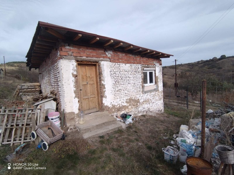 Продава КЪЩА, област София, гр. Божурище • 27000 € / 52807.41 лв. • 61778967 1