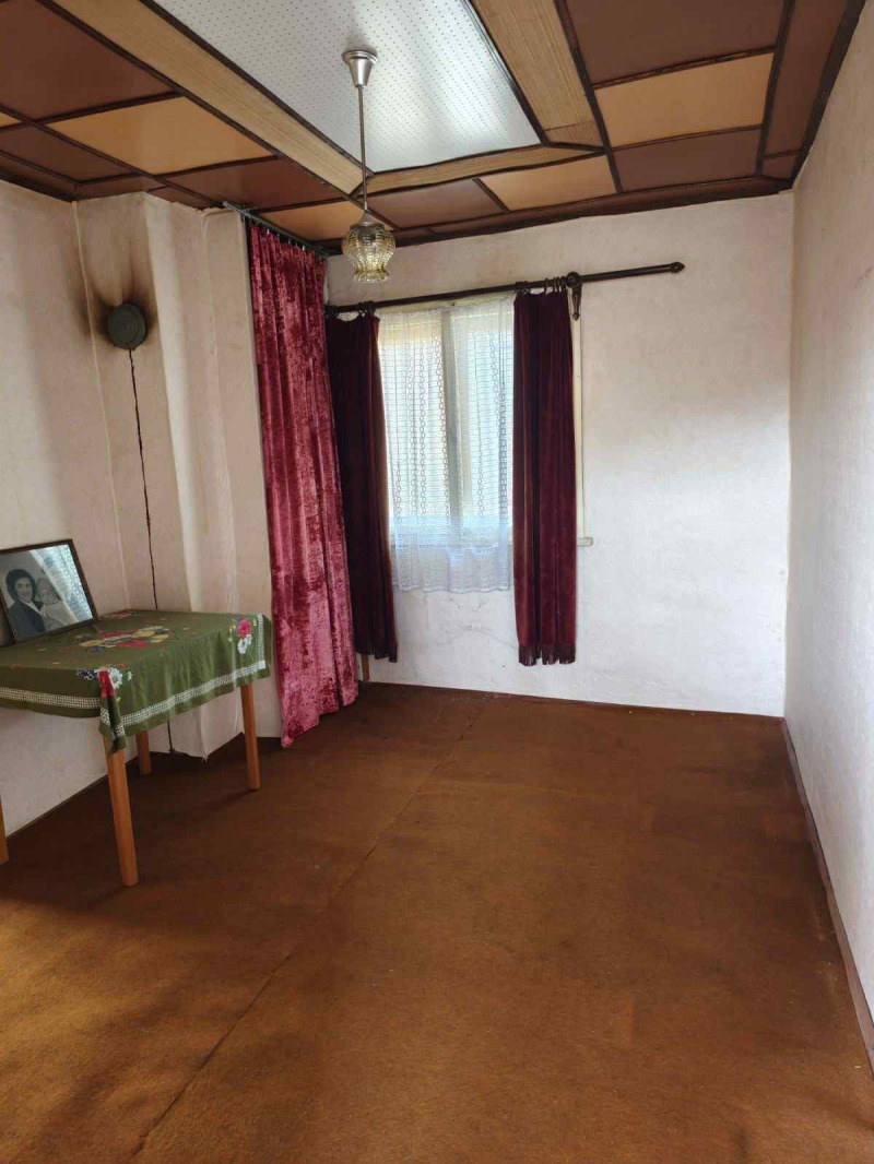 Продава КЪЩА, с. Орешак, област Ловеч, снимка 2 - Къщи - 52864828