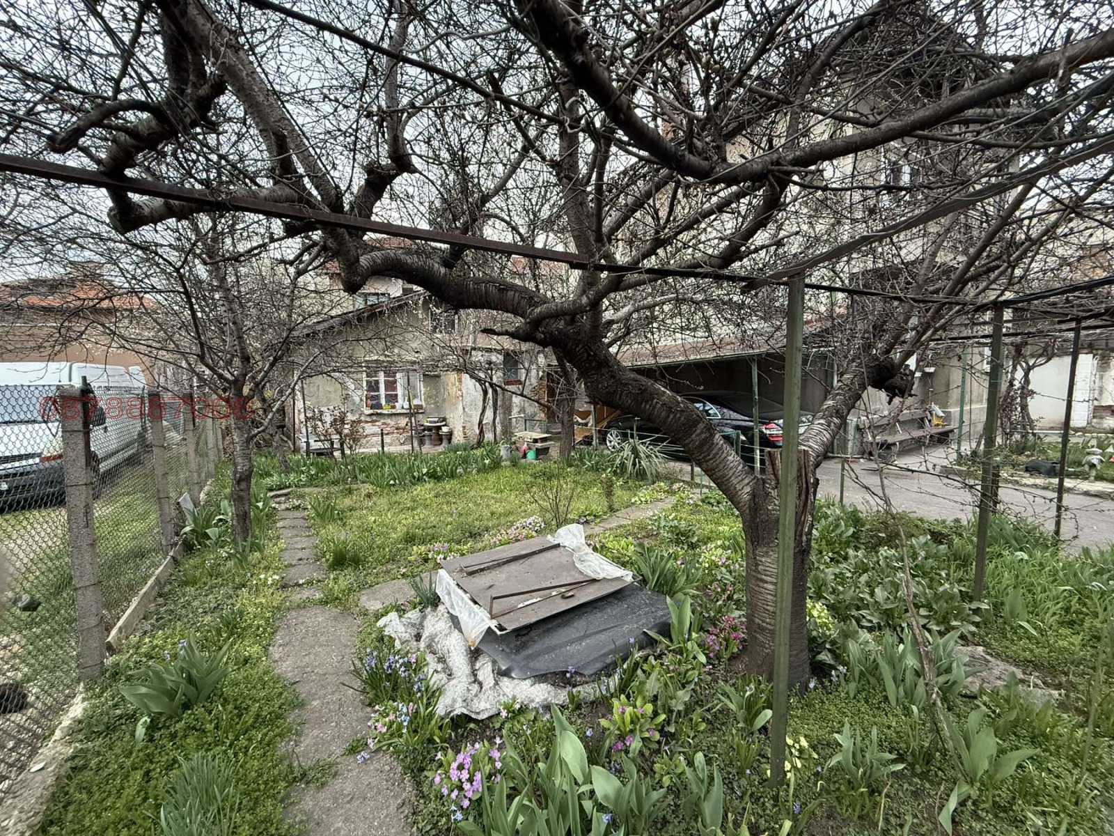 Продава КЪЩА, гр. София, Левски В, снимка 2 - Къщи - 54449886