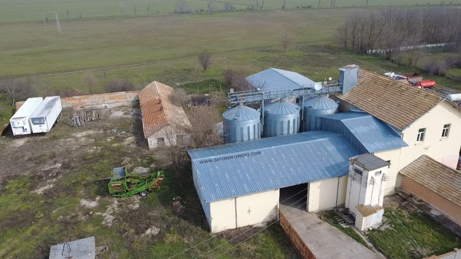 Продава ПРОМ. ПОМЕЩЕНИЕ, с. Златна нива, област Шумен, снимка 2 - Производствени сгради - 53741490