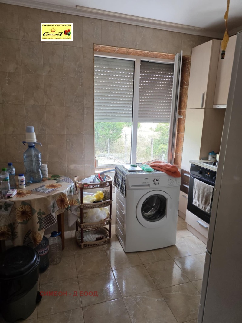Продава  Къща град Кюстендил , Запад , 200 кв.м | 39547400 - изображение [13]