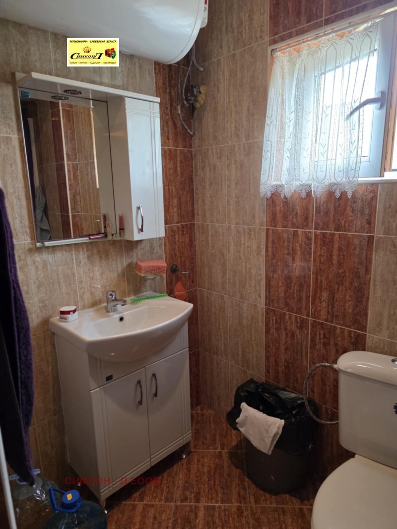 Продава  Къща град Кюстендил , Запад , 200 кв.м | 39547400 - изображение [9]