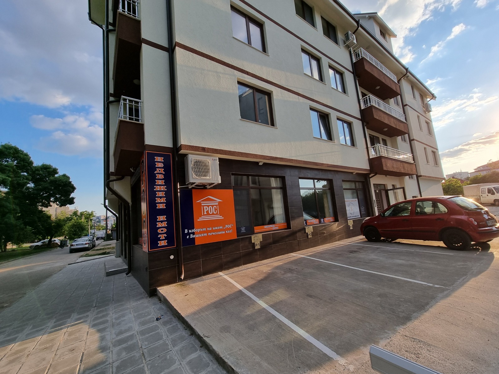 Продава ГАРАЖ, ПАРКОМЯСТО, гр. Разград, Варош
