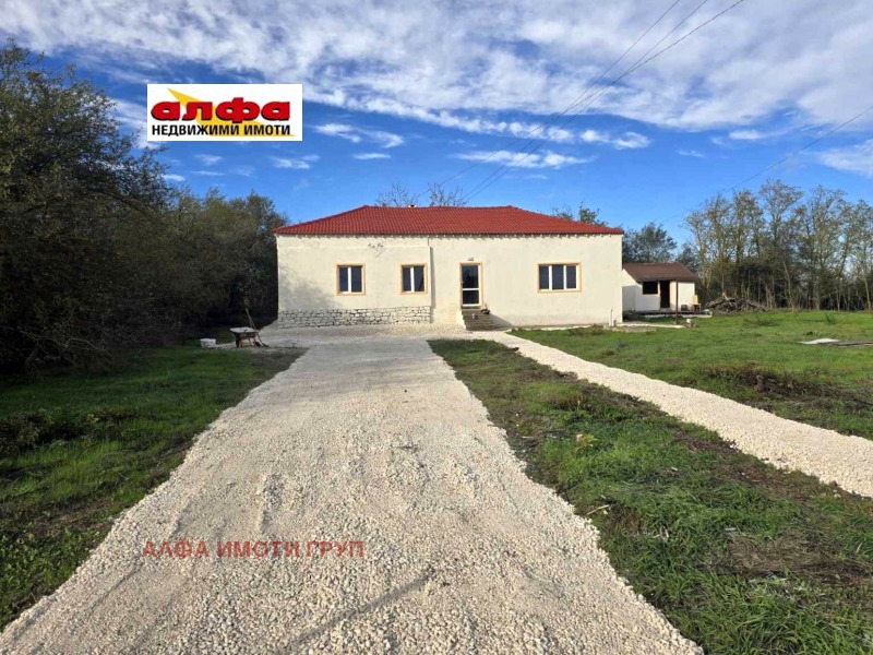 Продава КЪЩА, област Добрич, с. Дъбрава • 89900 € / 175829.12 лв. • 95743041 1