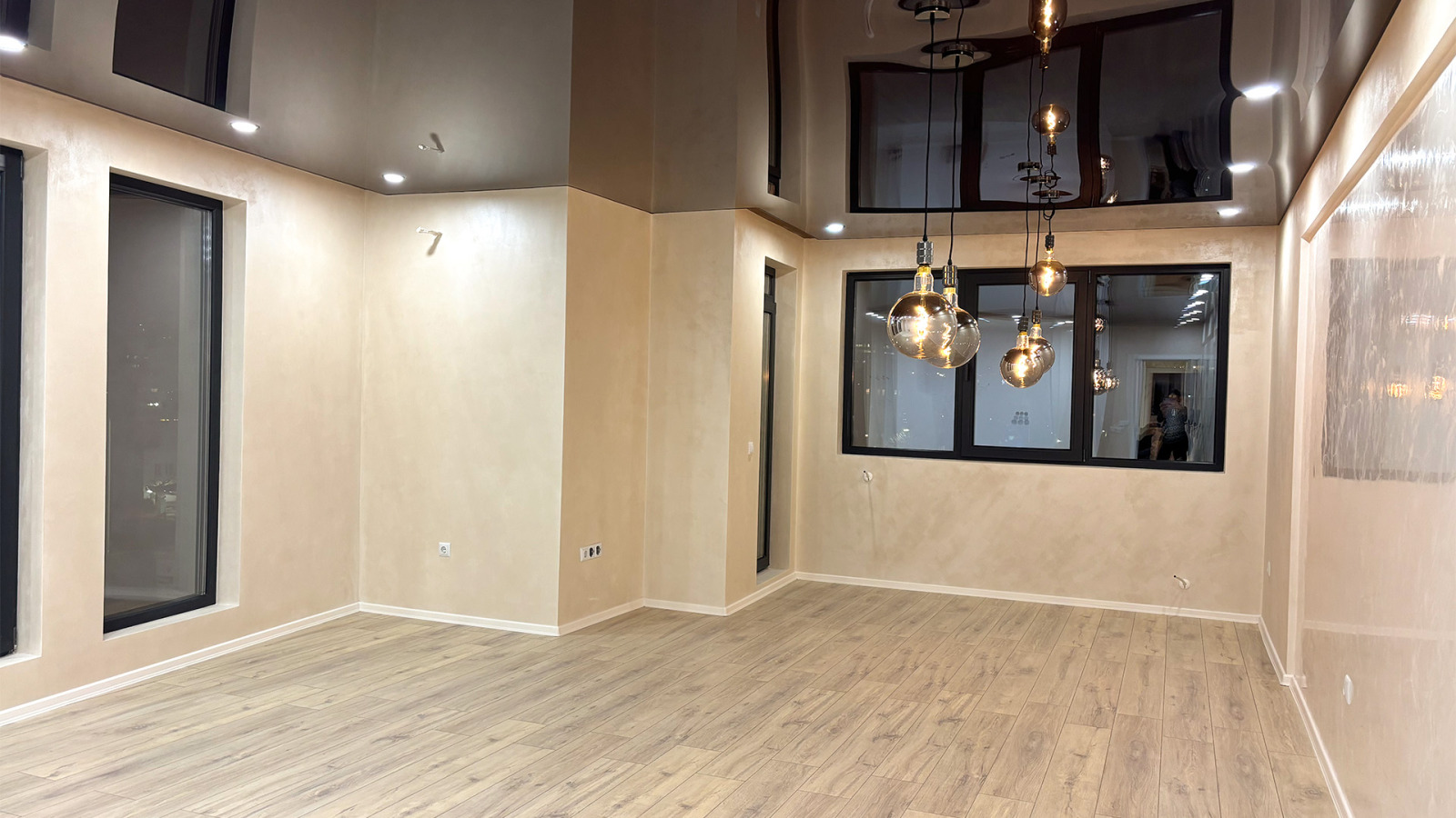 Продава 4-СТАЕН, гр. София, Оборище, снимка 2 - Апартаменти - 54280669