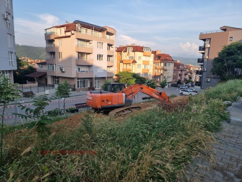 Продава  3-стаен град Благоевград , Освобождение , 90 кв.м | 43522696
