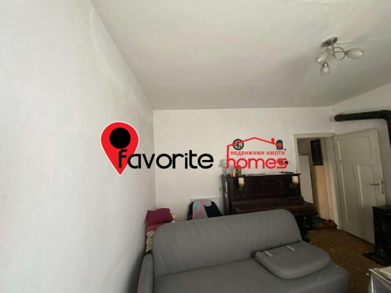 Продава ЕТАЖ ОТ КЪЩА, гр. Шумен, 2-ри корпус, снимка 4 - Етаж от къща - 52629871