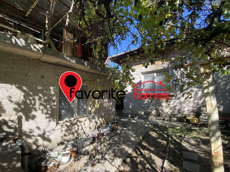 Продава ЕТАЖ ОТ КЪЩА, гр. Шумен, 2-ри корпус, снимка 2 - Етаж от къща - 52629871