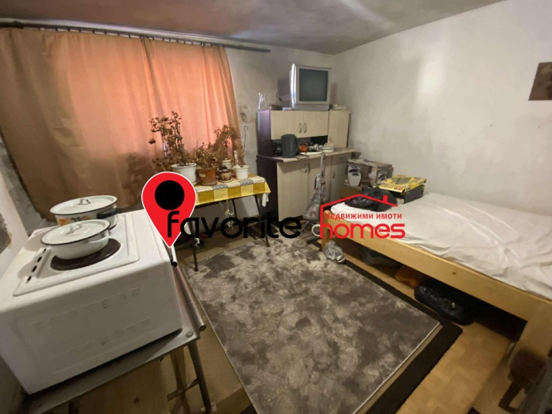 Продава ЕТАЖ ОТ КЪЩА, гр. Шумен, 2-ри корпус, снимка 8 - Етаж от къща - 52629871