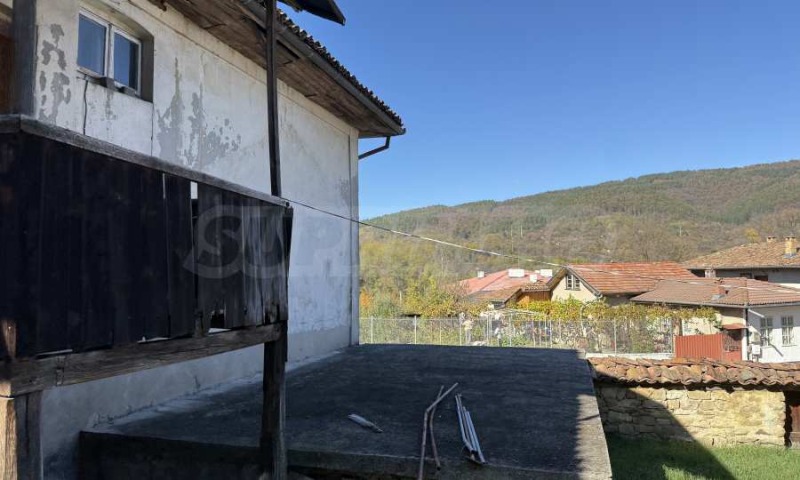 Продава КЪЩА, гр. Елена, област Велико Търново, снимка 4 - Къщи - 52289003