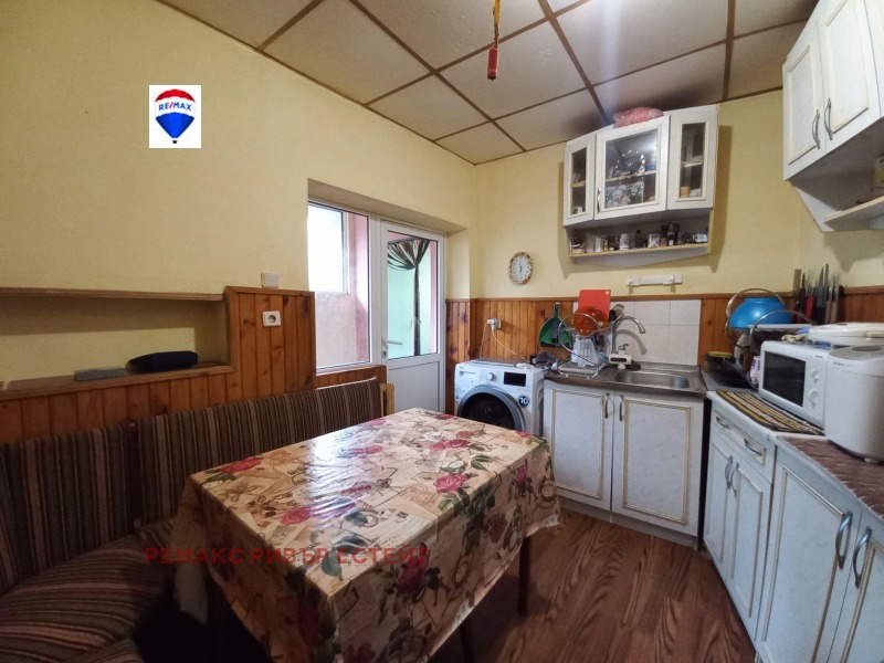 Продава КЪЩА в град Русе, Новата махала - 78 кв.м / 68 500 € » 133 974.36 лв., РЕМАКС РИВЪР ЕСТЕЙТ