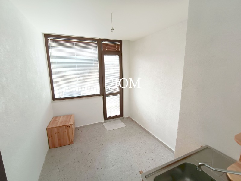 Продава 1-СТАЕН, гр. Шумен, Болницата, снимка 4 - Апартаменти - 52054538