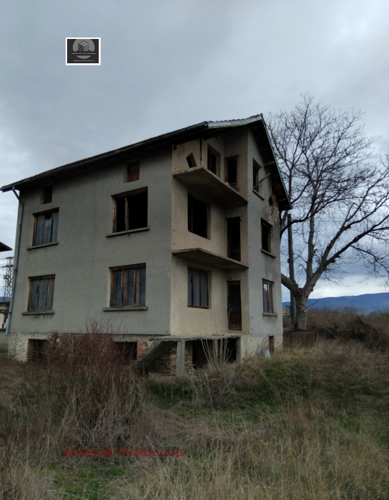 Продава КЪЩА, с. Крайници, област Кюстендил