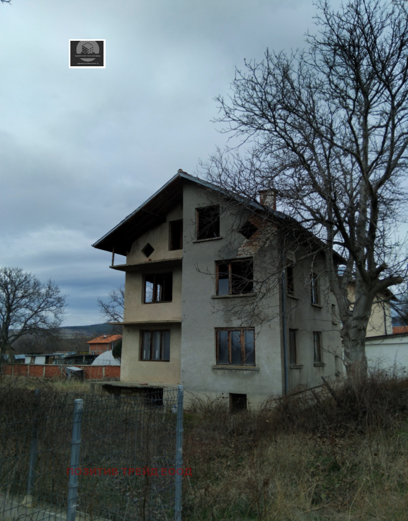 Продава КЪЩА, с. Крайници, област Кюстендил, снимка 2 - Къщи - 53010639