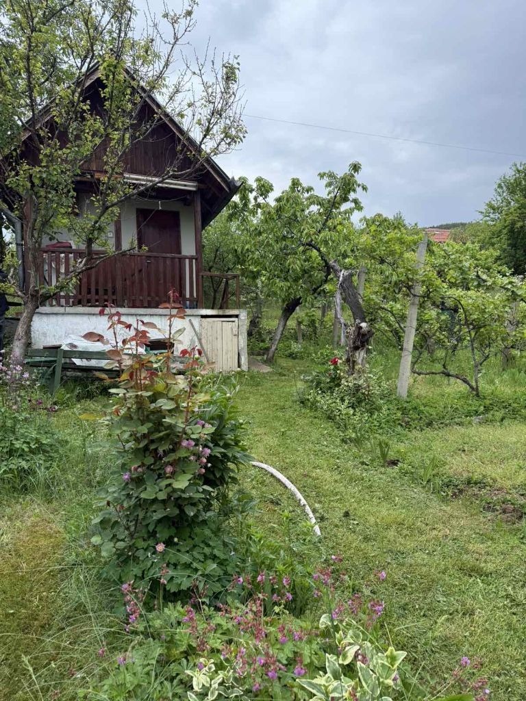 Продава ВИЛА, с. Горна Брестница, област Кюстендил
