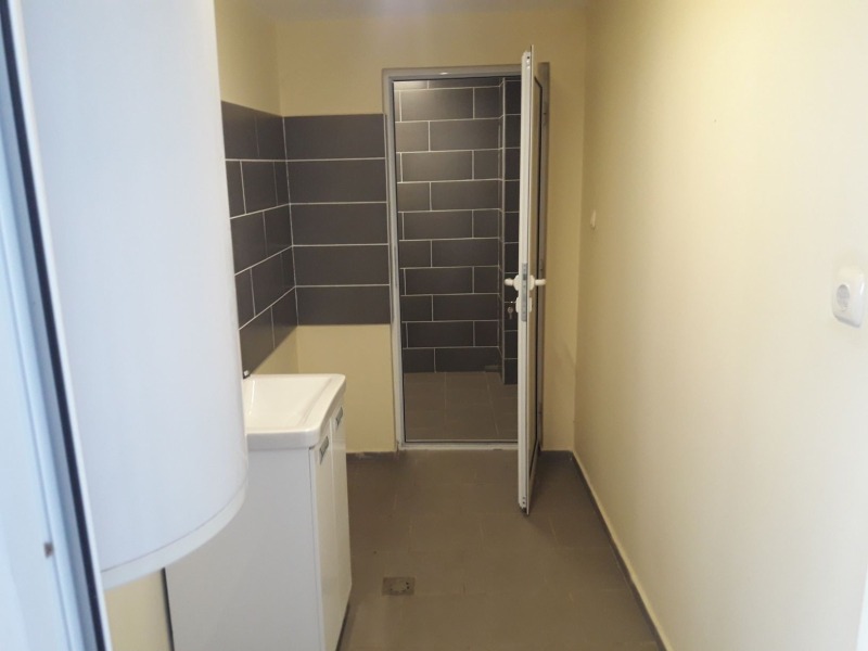 Продава ПРОМ. ПОМЕЩЕНИЕ, с. Добровница, област Пазарджик, снимка 5 - Производствени сгради - 52309743