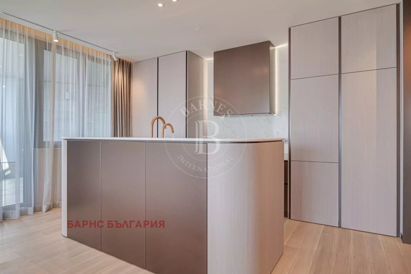 Продава МНОГОСТАЕН, гр. София, Изгрев, снимка 10 - Апартаменти - 51740363