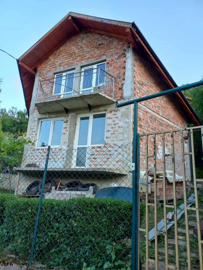 Продава КЪЩА в област София, гр. Своге - 82 кв.м / 70 000 € » 136 908.10 лв., ИЗИС