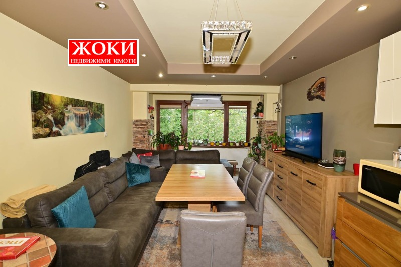 Продава  3-стаен град Перник , Изток , 89 кв.м | 58647830 - изображение [2]
