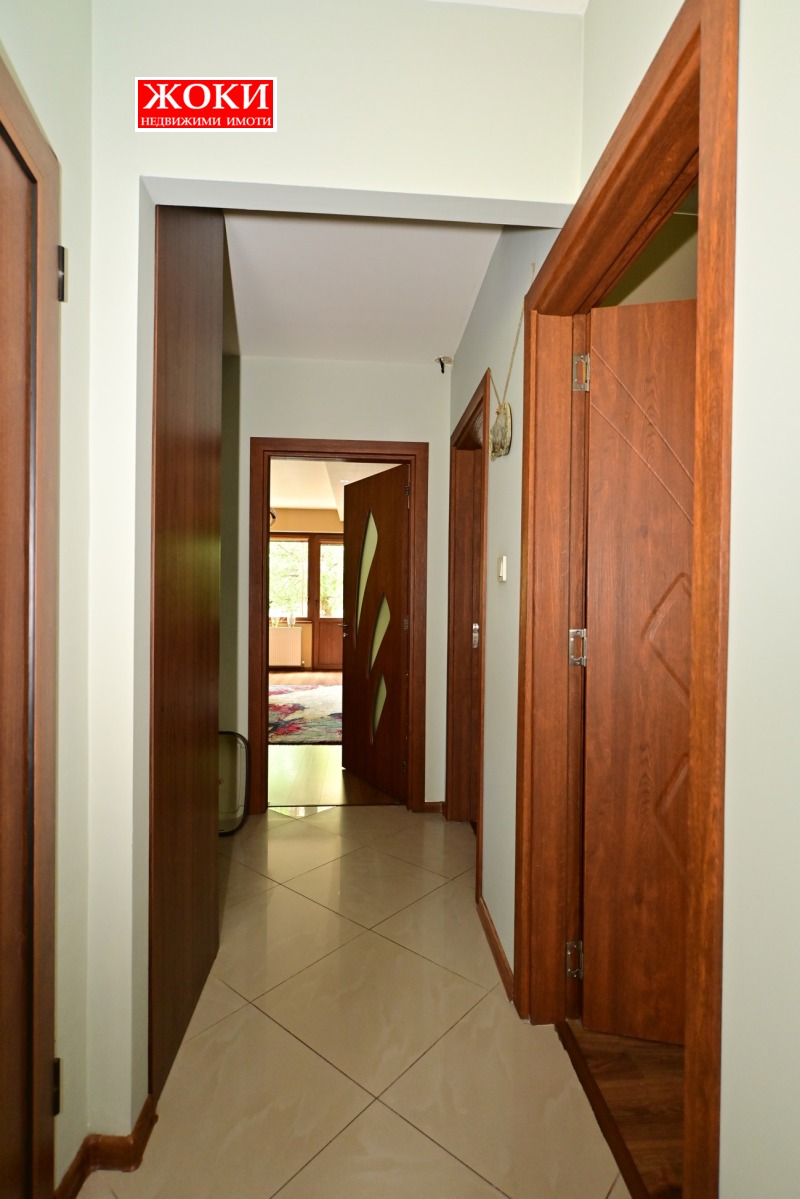 Продава  3-стаен град Перник , Изток , 89 кв.м | 58647830 - изображение [15]