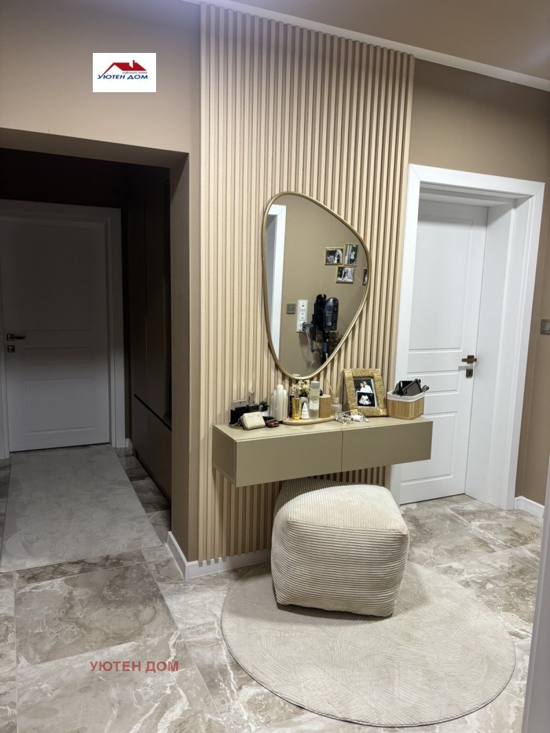 Продава ЕТАЖ ОТ КЪЩА, гр. Шумен, Център, снимка 3 - Етаж от къща - 53042930