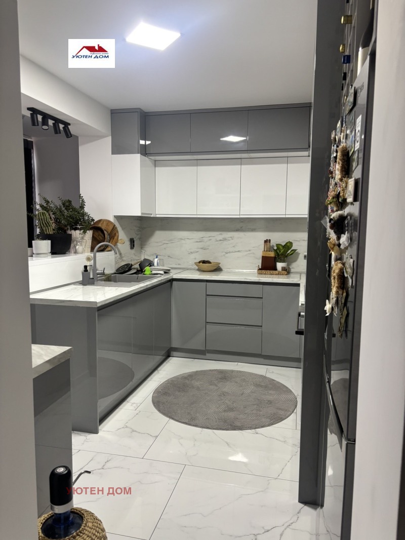 Продава ЕТАЖ ОТ КЪЩА, гр. Шумен, Център, снимка 7 - Етаж от къща - 53042930