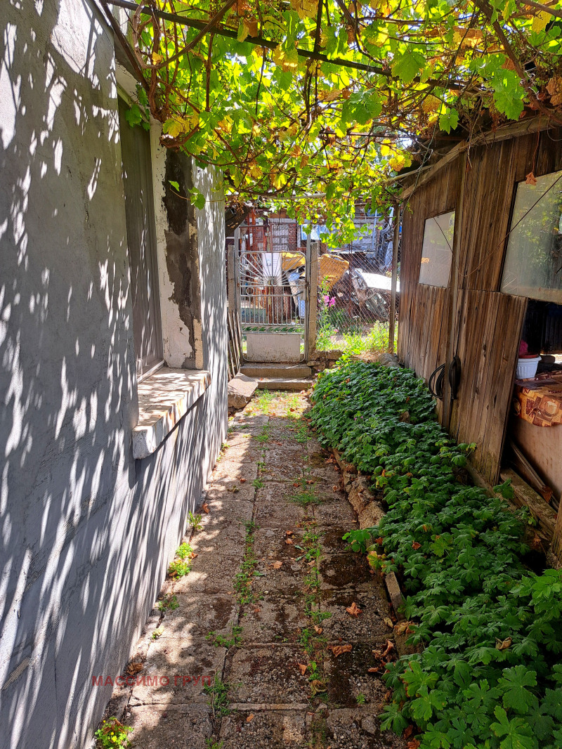 Продава КЪЩА, гр. Перник, Васил Левски, снимка 6 - Къщи - 53354242