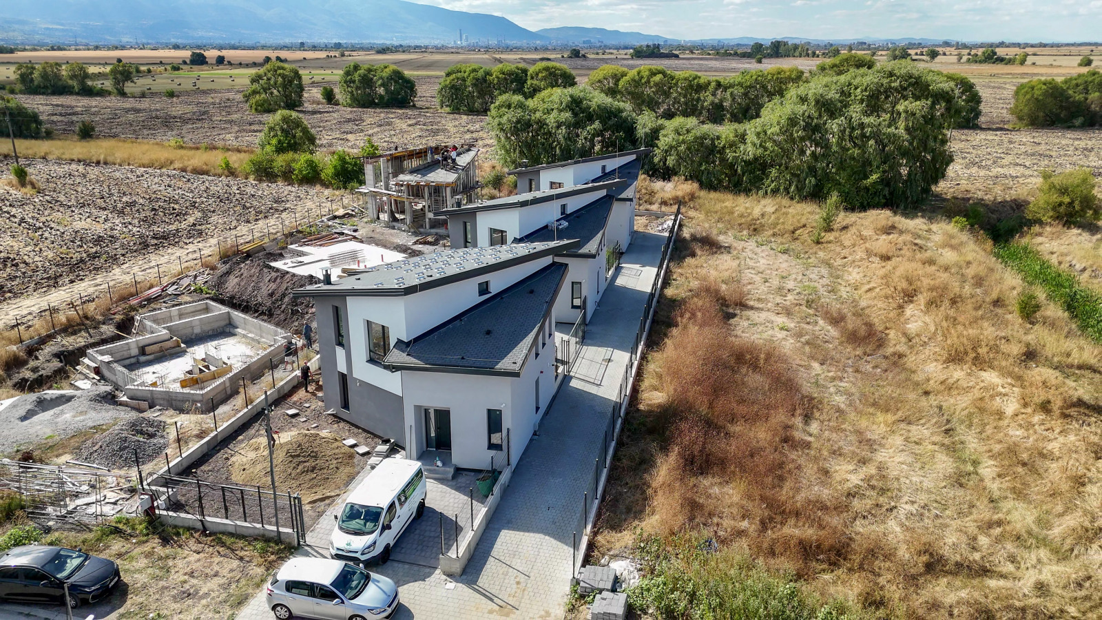 Продава КЪЩА, гр. София, с. Лозен, снимка 2 - Къщи - 56322781