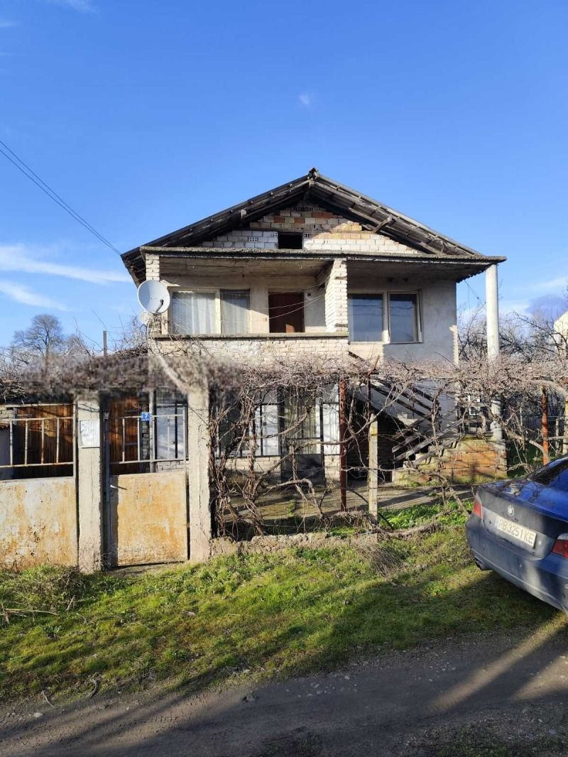 Продава КЪЩА, с. Главатар, област Пловдив