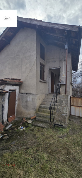 Huis Priboj, regio Pernik 5