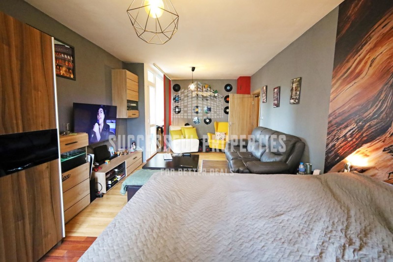 À venda  1 quarto Sofia , Lagera , 82 m² | 78182440 - imagem [2]