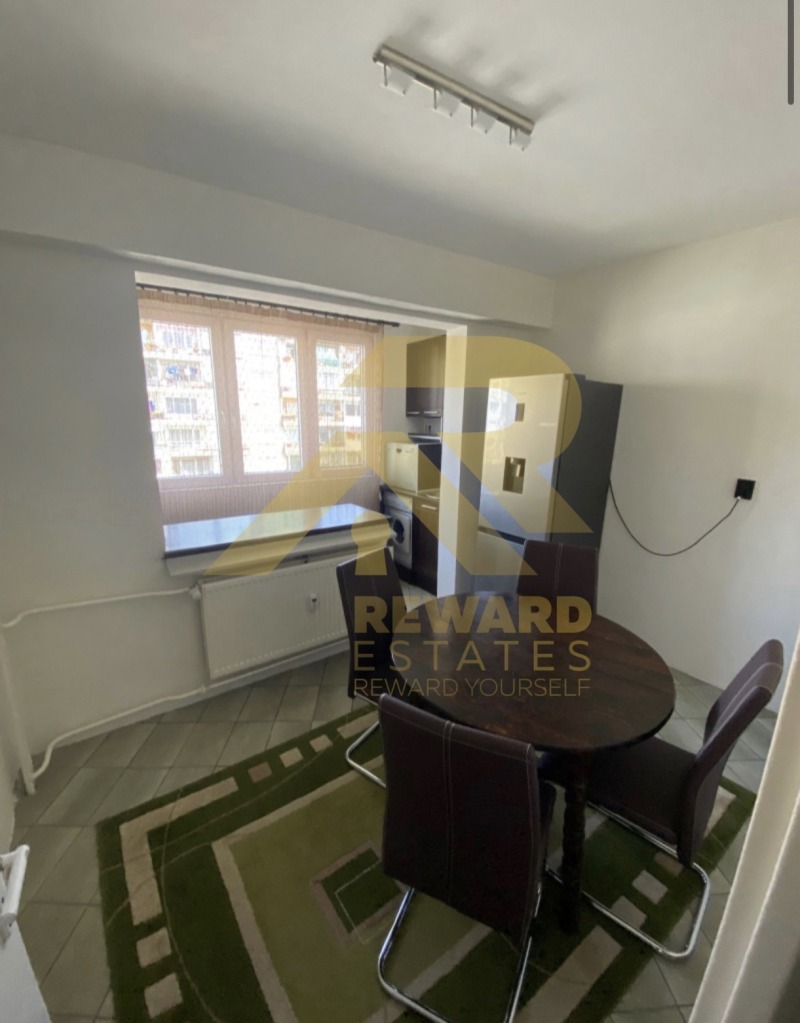 Продава 3-СТАЕН, гр. Перник, Изток, снимка 2 - Апартаменти - 53156008