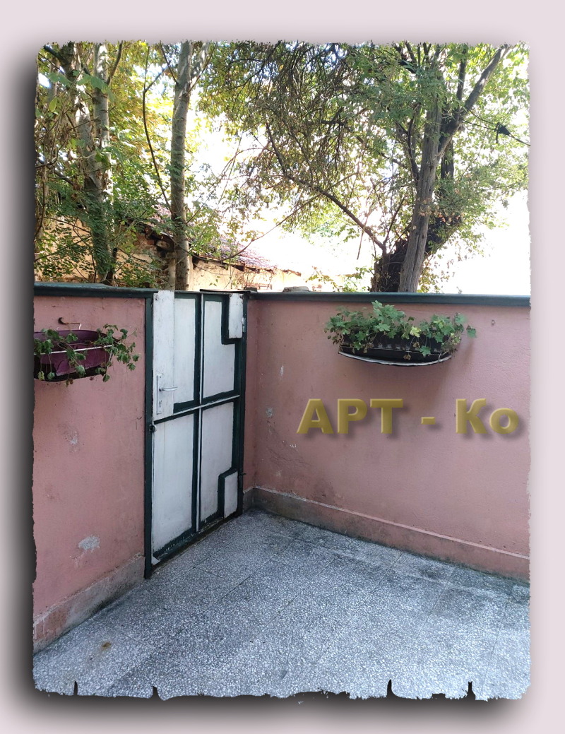 Te koop  Kantoor Pernik , Tsentar , 50 m² | 68959746 - afbeelding [2]