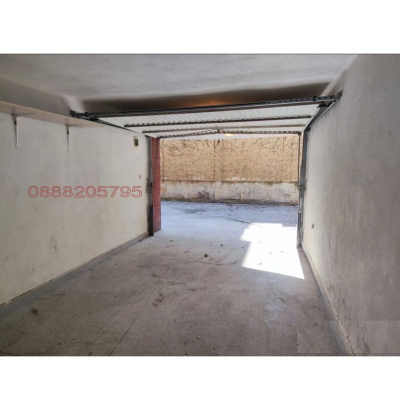 Продава  Гараж, паркомясто, град Варна, Бриз • 38 000 EUR • ID 25354321 — holmes.bg - [1] 